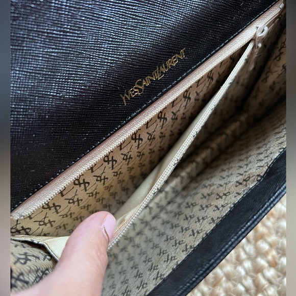 Vintage Yves Saint Laurent Clutch Black Saffiano Leather - Picture 4 of 16